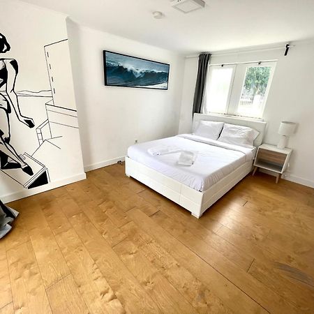 Oeiras Beach Private Room 9 - Double Bedroom With Shared Bathroom & Terrace Exterior photo