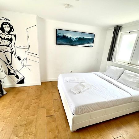 Oeiras Beach Private Room 9 - Double Bedroom With Shared Bathroom & Terrace Exterior photo