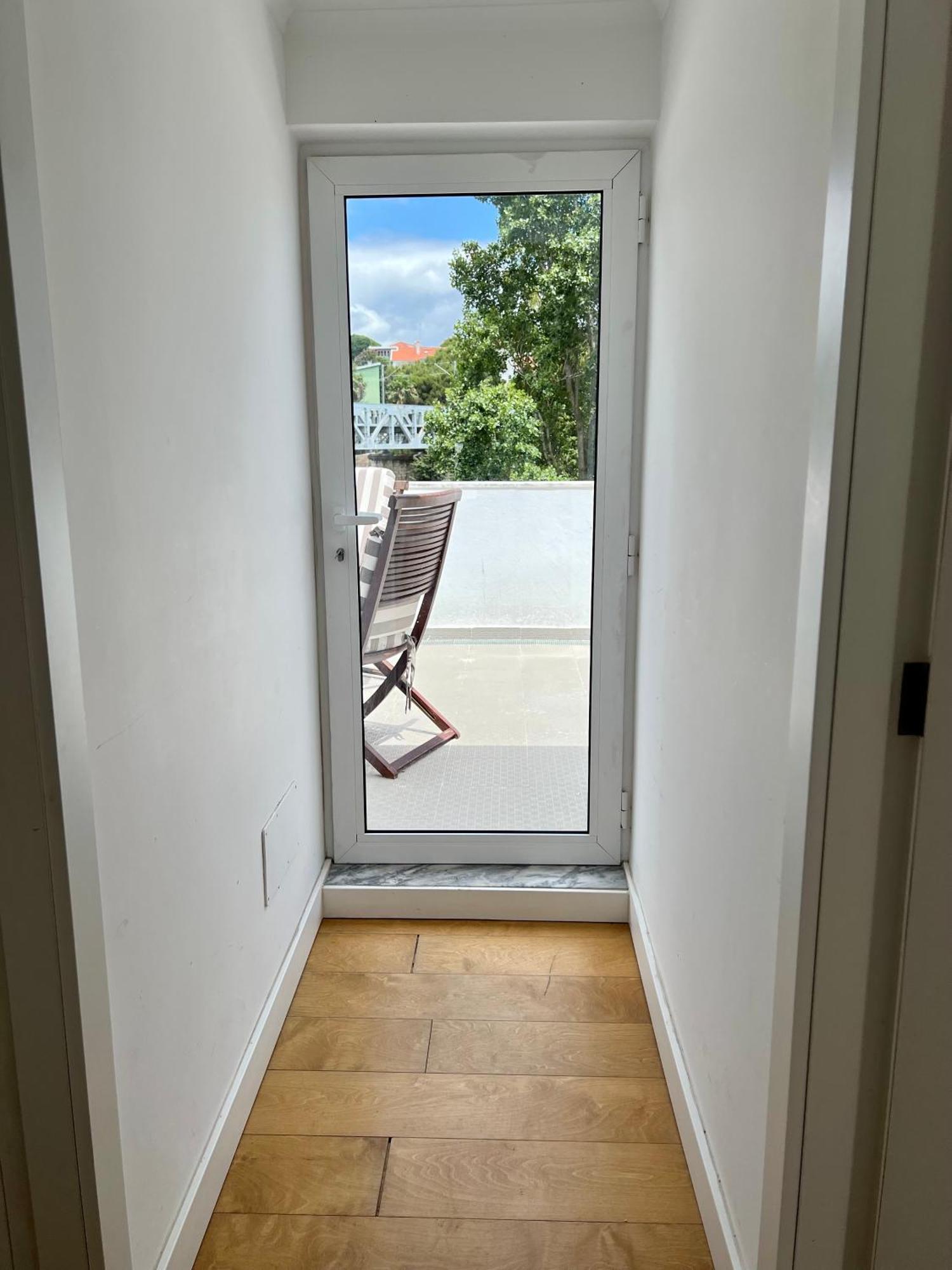 Oeiras Beach Private Room 9 - Double Bedroom With Shared Bathroom & Terrace Exterior photo